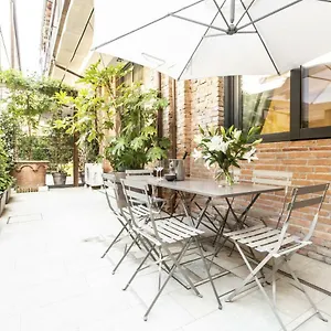 Apartment Elegant Fornasa Vecia, Canal View With A Beautiful Garden R&r, Venedig